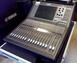 Ref 2464 Yamaha QL1 digital Mischpult