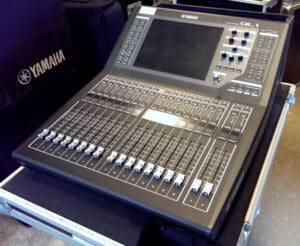 Ref 2464 Yamaha QL1 mixer