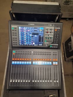 Ref 2509 Yamaha QL1 digital Mischpult