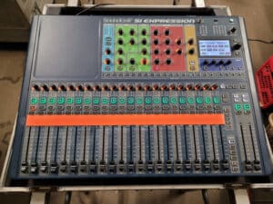 Ref 2535 Soundcraft SI Expression 2 desk 4